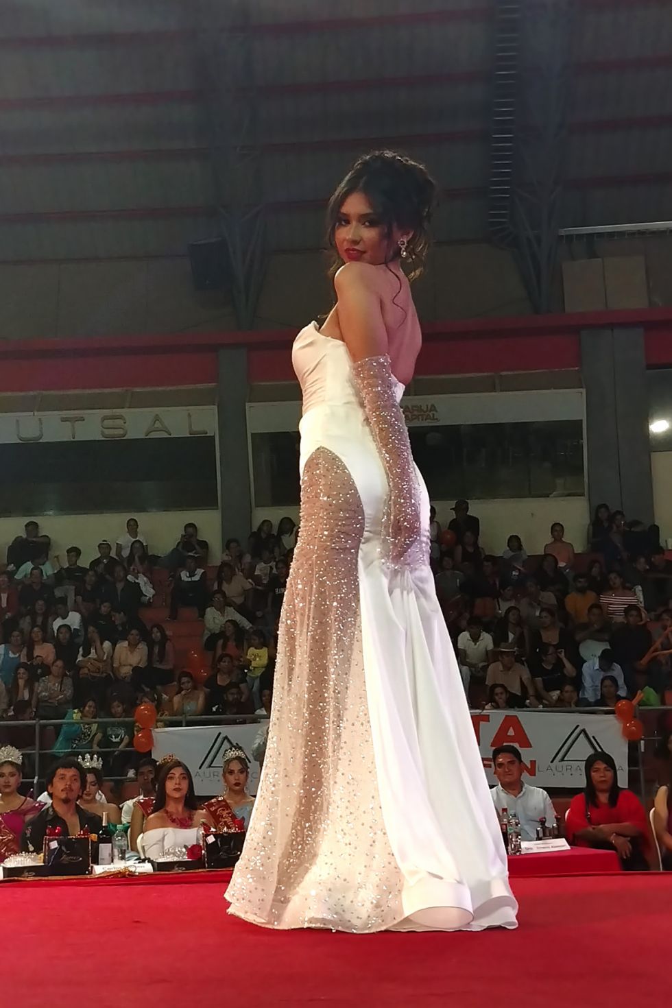 Ana Carola Cruz Caro, elegancia y sensualidad