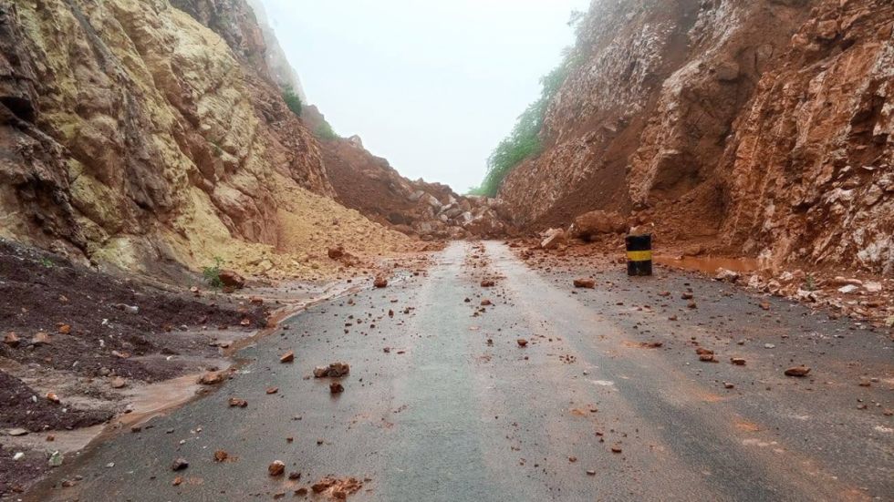 Derrumbe interrumpe la ruta Entre Ríos - Palos Blancos