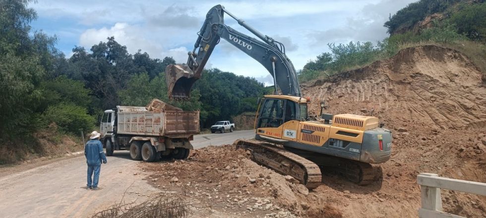 San Jacinto Norte: Caudal socava base del puente, temen colapso