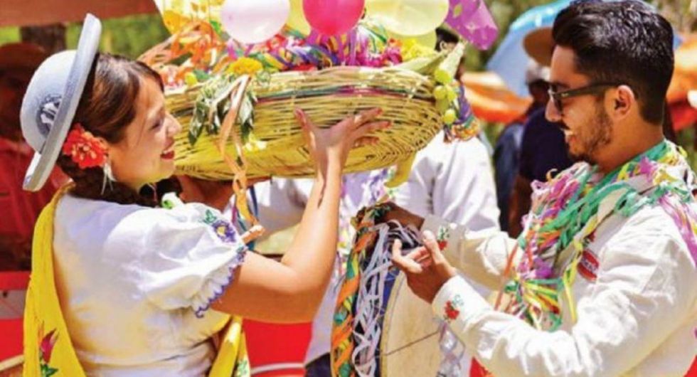Gobernación de Tarija aprueba horario continuo para el Jueves de Compadres 
