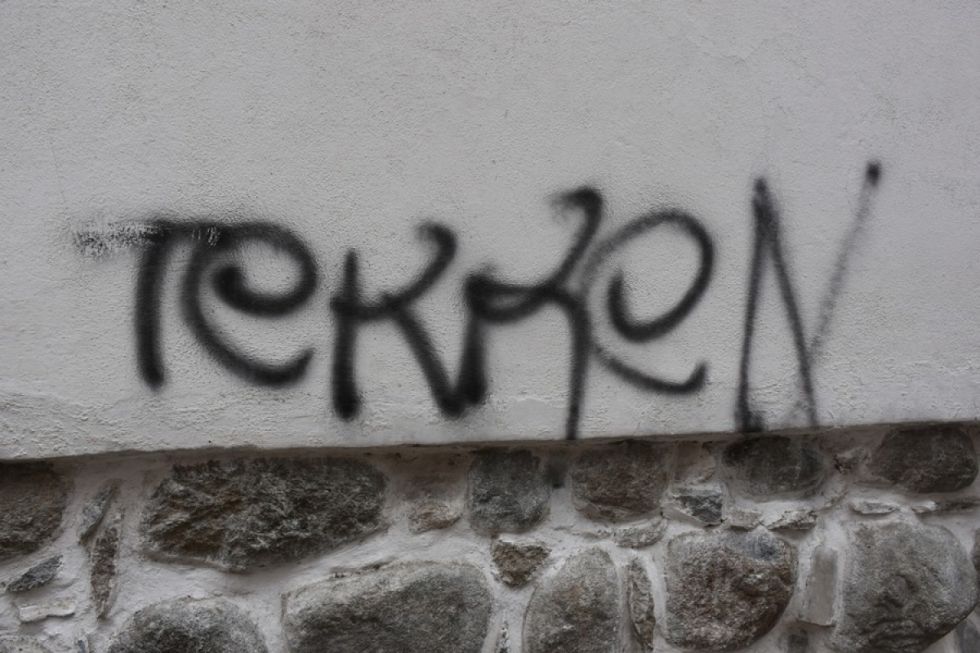  Grafitearon un muro de la Casa de la Moneda en Potosí 