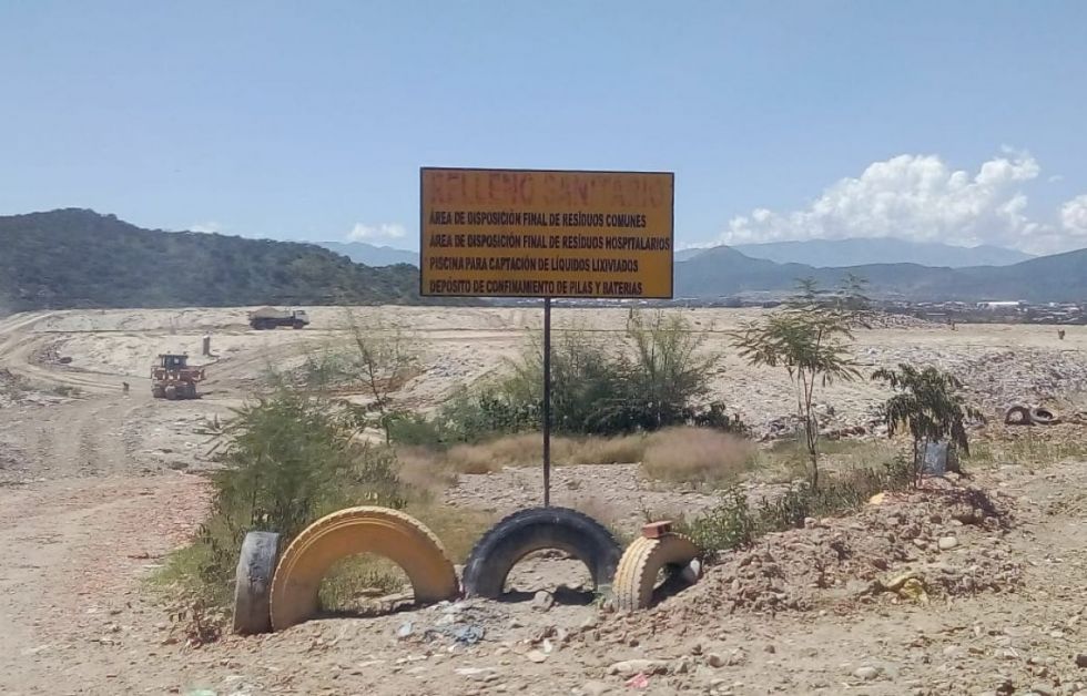 Una semana con la basura en la calle: vecinos del botadero denuncian represalias