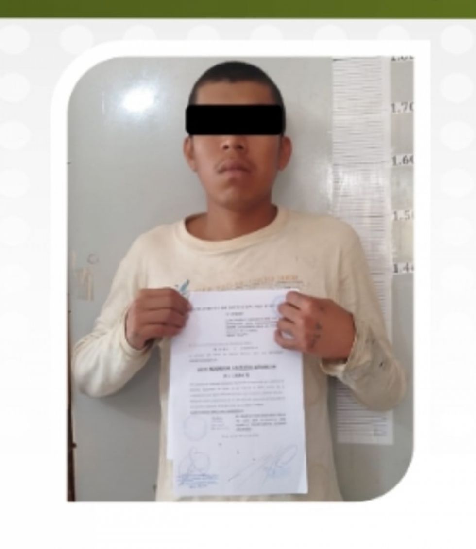 Ebrios abusaron de una adolescente en un micro