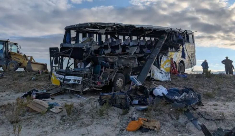 Choque de buses en Uyuni deja múltiples fallecidos y heridos