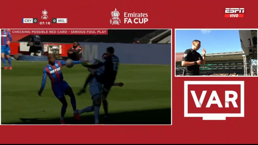 Video. La aterradora patada en la cara que sucedió en el fútbol inglés  