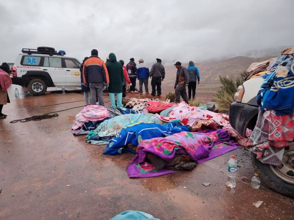 Sube a 31 la cifra de muertos por embarrancamiento de un bus en la ruta Oruro-Potosí 