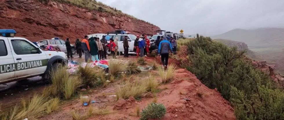 Esta es la lista de los 19 heridos tras el embarrancamiento de un bus en la ruta Oruro-Potosí