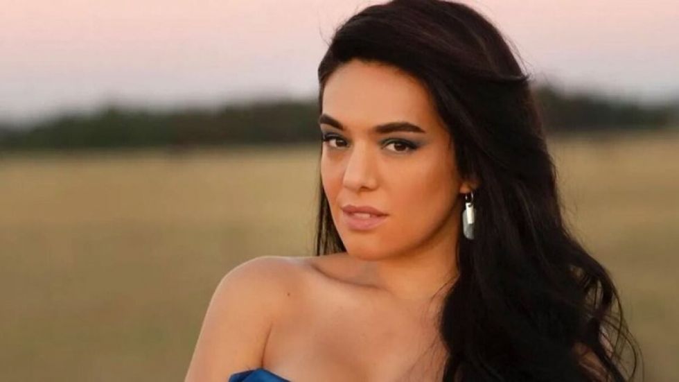 Oficializan denuncia por estafa contra Angela Leiva por no cantar en la Vendimia 