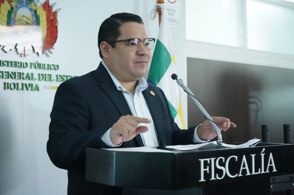Aunque no se ejecuta, Fiscal ratifica la orden de aprehensión para Evo