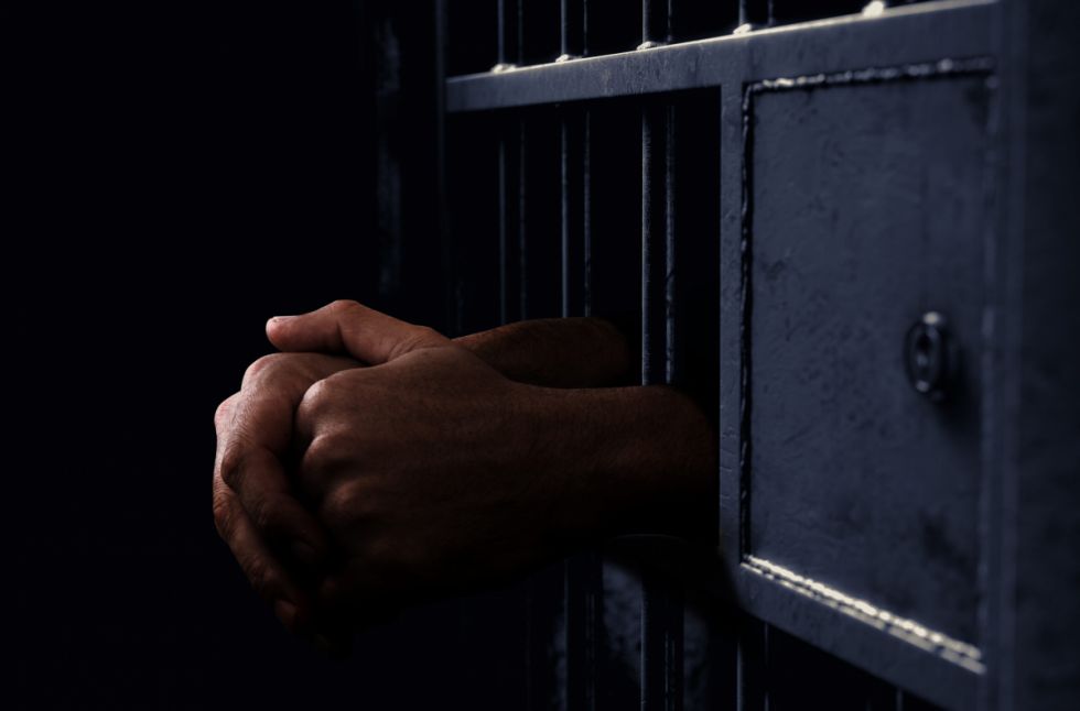 Hombre es sentenciado por violar a una menor