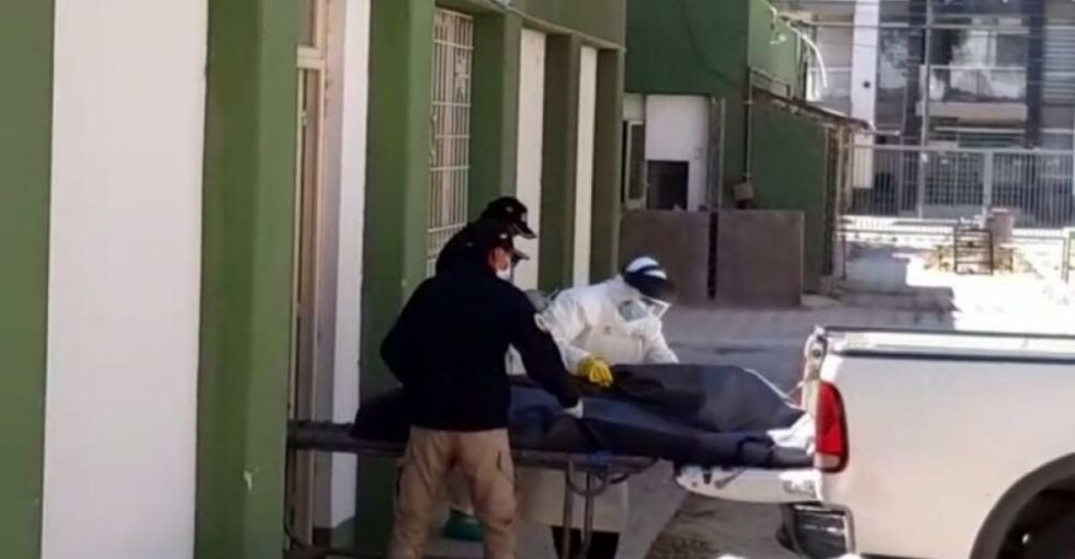 Dudan del suicidio de un hombre detenido