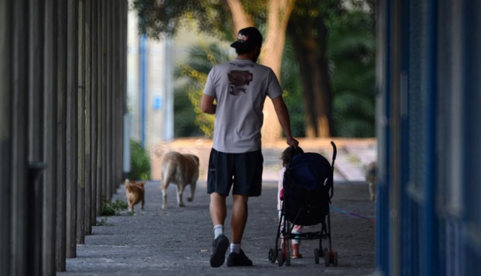 "Cuidar no es un asunto de mujeres, sino que todos tienen la capacidad de hacerlo", según el psicólogo Máximo Peña