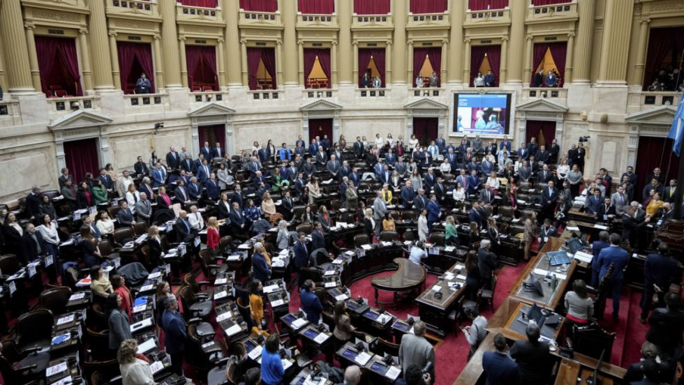 Argentina: aprueban que Milei tome nueva deuda con el FMI