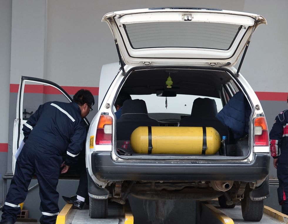 Sube demanda por GNV, la falta de equipos frena las conversiones