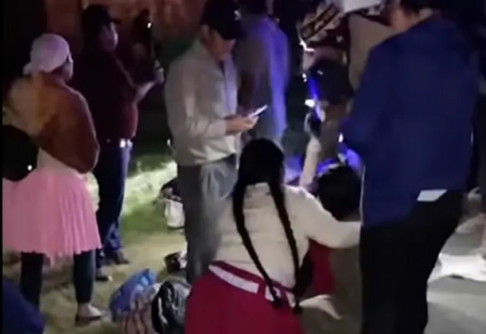 Vuelca un bus con 31 pasajeros que se dirigía a Vallegrande; hay un fallecido y 16 heridos
