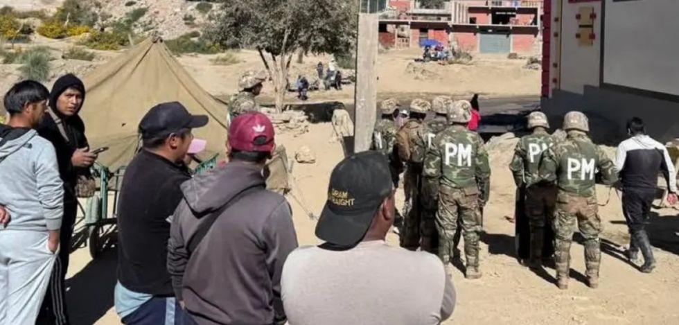 Militares toman pasos fronterizos de Villazón para frenar el “contrabando a la inversa”