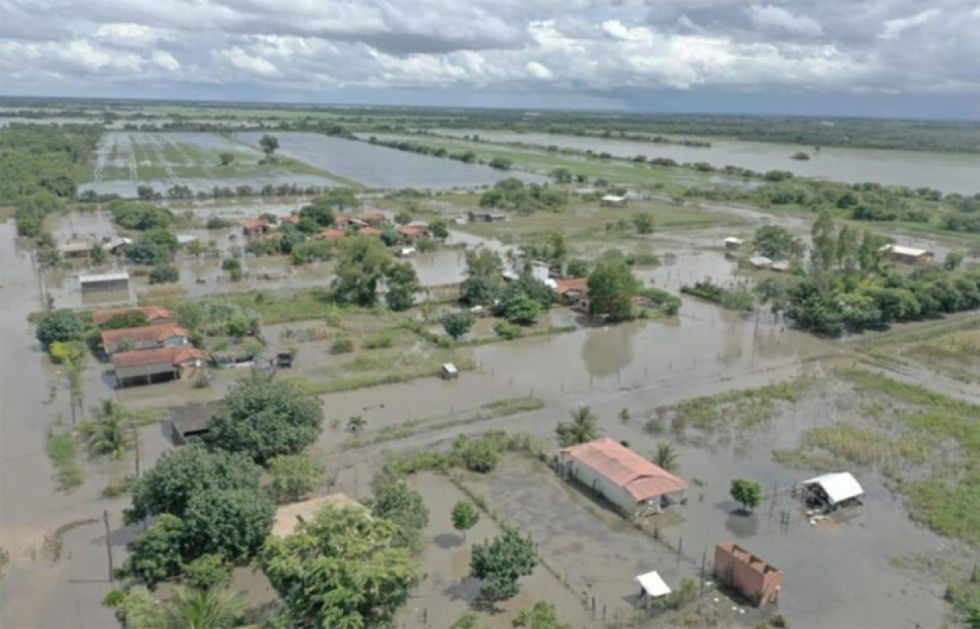 Gobierno reporta 452.000 familias afectadas por inundaciones y lluvias más intensas en 40 años