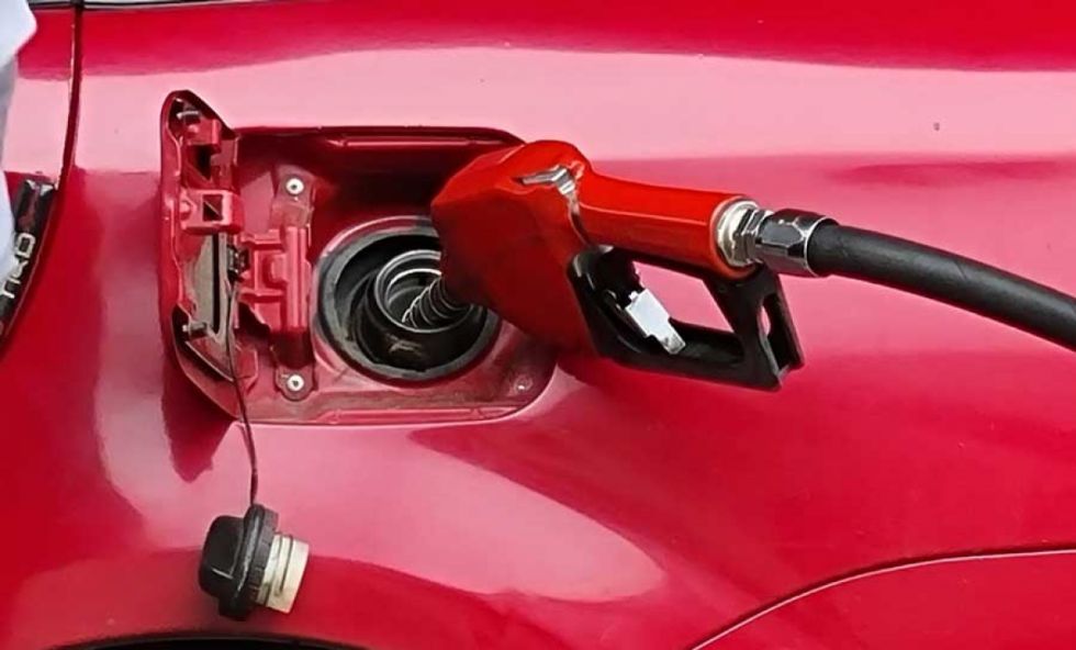 Encuesta refleja que sube el respaldo a retirar la subvención de combustibles