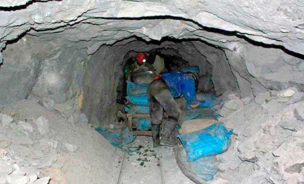 Tres mineros fallecen por caída de planchón en interior mina en Potosí