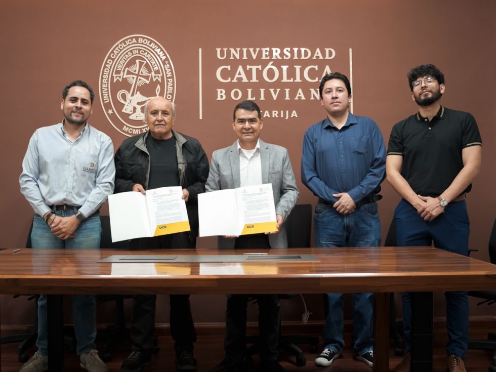 Flamante convenio entre la UCB Tarija y la Bodega Daroca