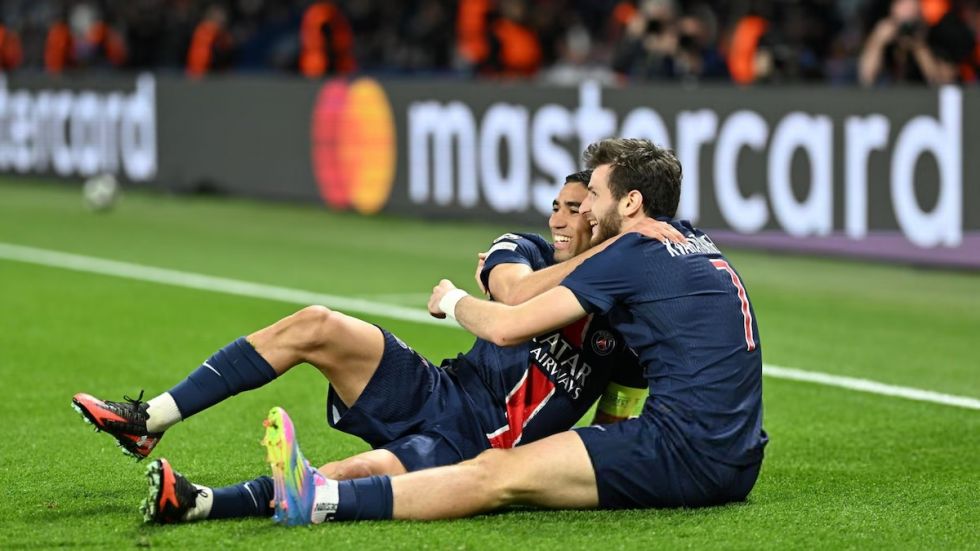 Paris dio el primer golpe frente a Aston Villa