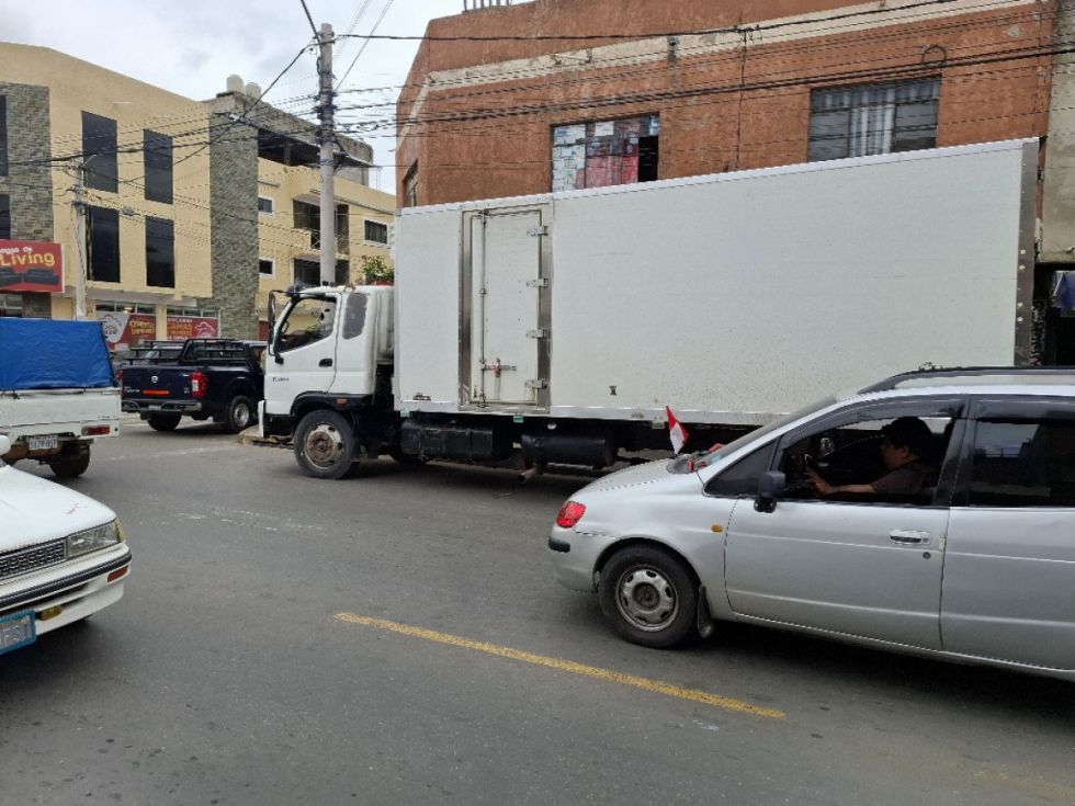 Decomisan camión con 7.500 kilos de carne en Tarija