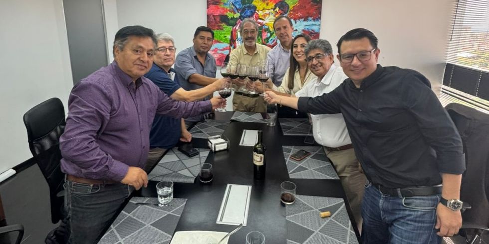 Tuto sí tiene sigla: El FRI dobla la apuesta y dice que el apoyo “no está en veremos”