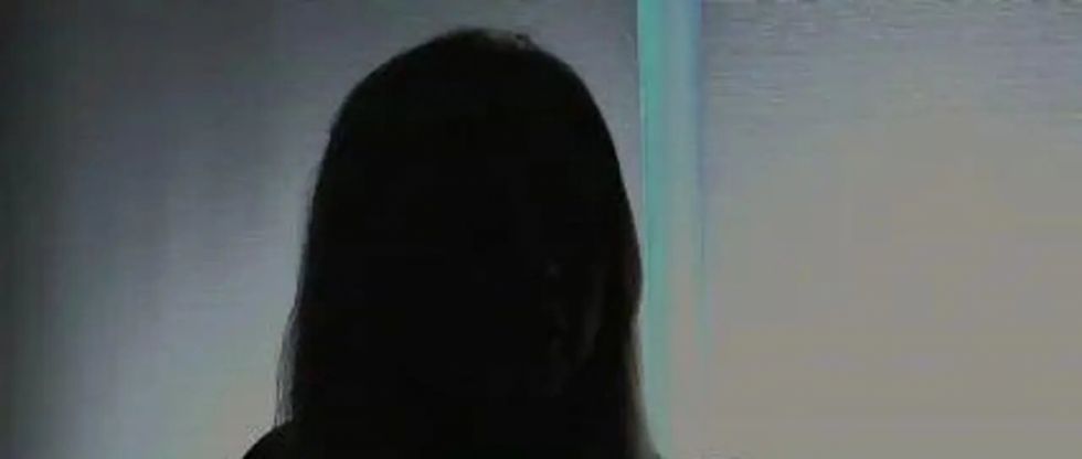 Mujer denuncia golpiza propinada por adolescente vinculado a un feminicidio