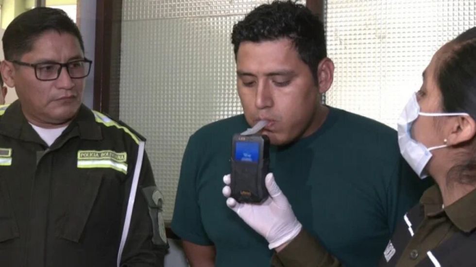 Tránsito prohíbe uso de alcoholímetros no certificados