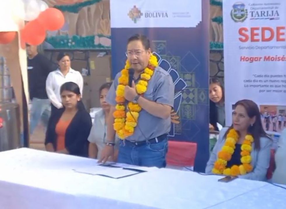 Presidente entrega equipamiento a hogares de niños en Tarija 