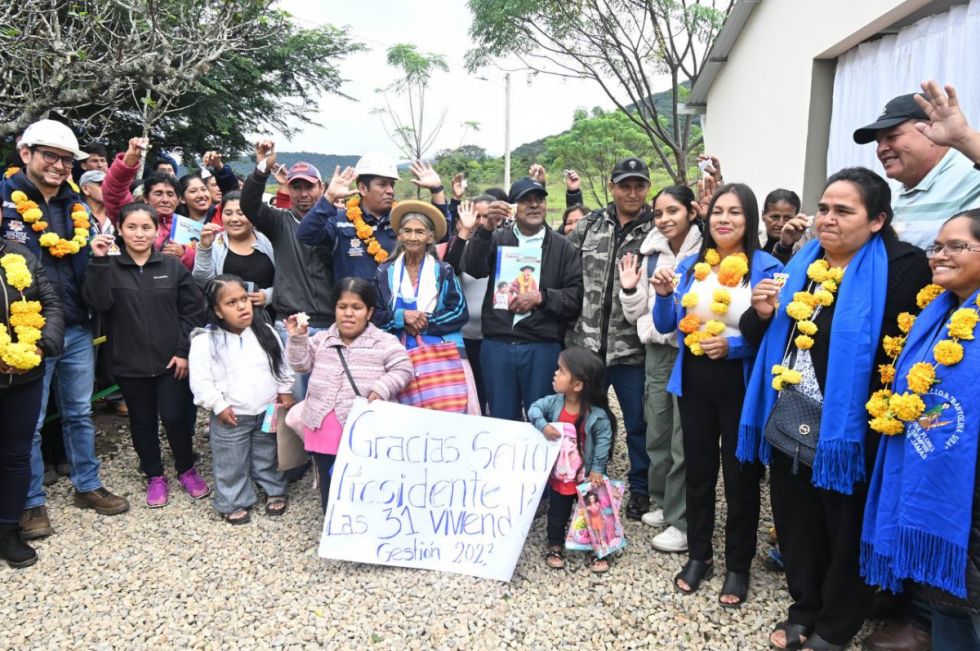 Entre Ríos inaugura 131 viviendas y una escuela