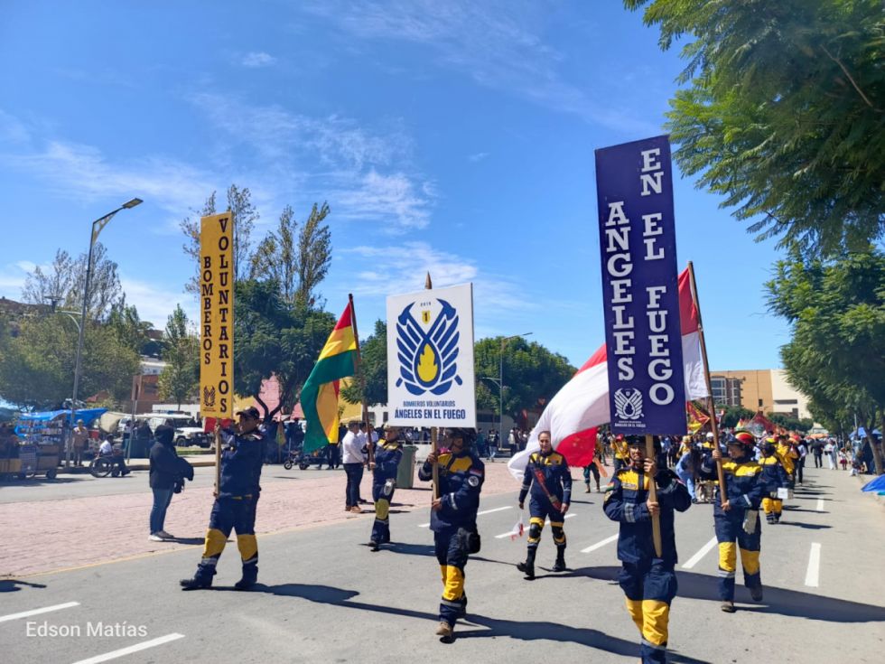 Búscate en el desfile del 15 de Abril (Fotos)