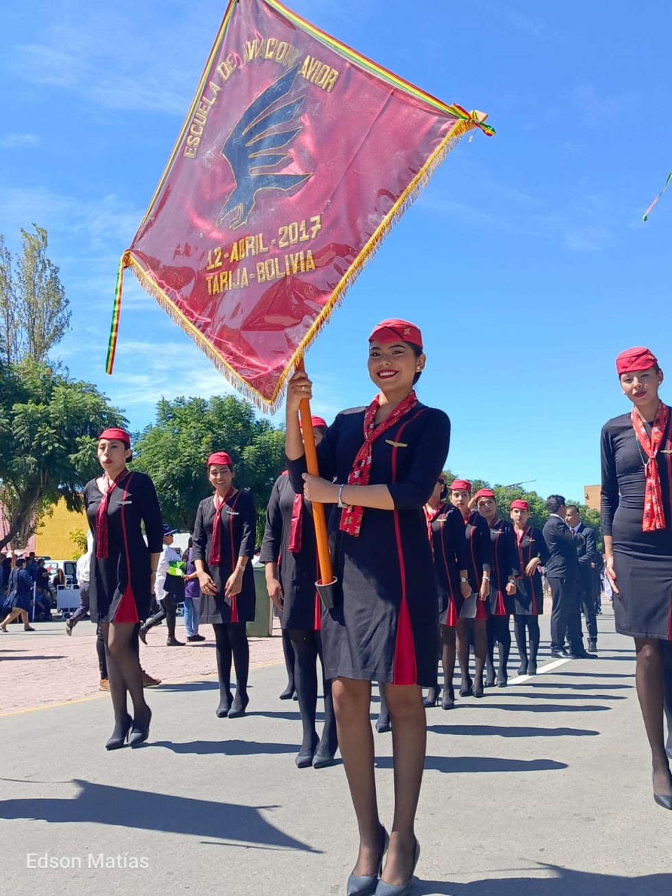 Búscate en el desfile del 15 de Abril (Fotos)