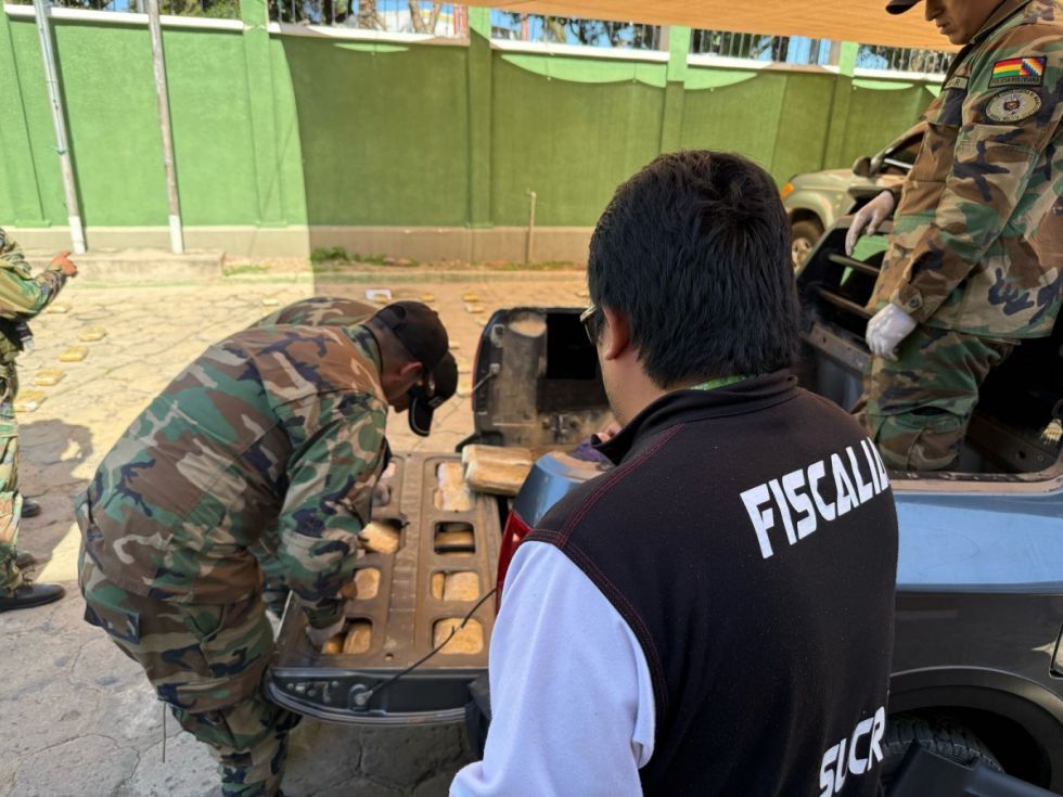 Detienen a hombre con 64 kilos de marihuana en la ruta Potosí – Tarija