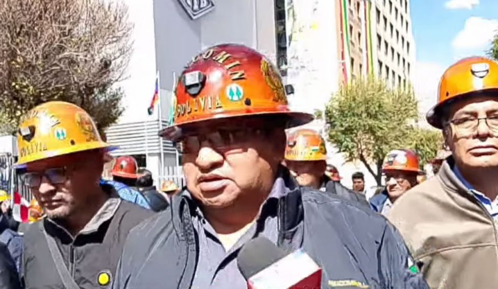 Mineros demandan reunirse con el presidente Arce