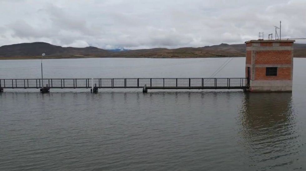 La represa Huacata alcanza su pico máximo de embalse 