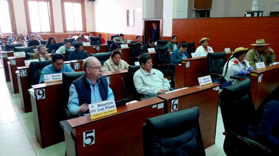 La Asamblea Departamental dilata debate sobre la reducción de salarios  