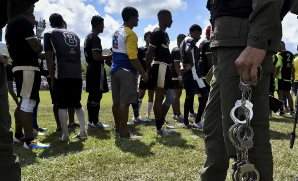 Perú anuncia un gran reclusorio juvenil tras fuga
