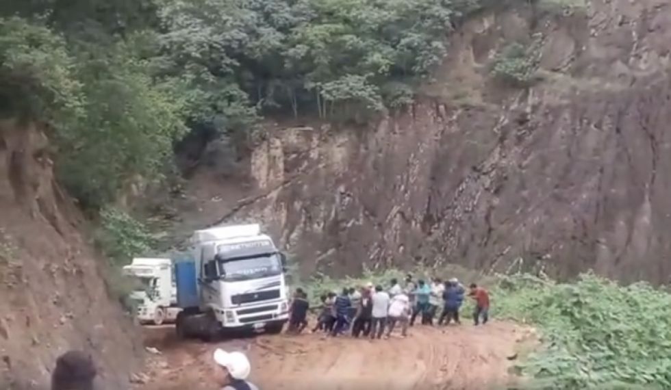 Protesta: El Transporte Pesado de Tarija no pagará los peajes