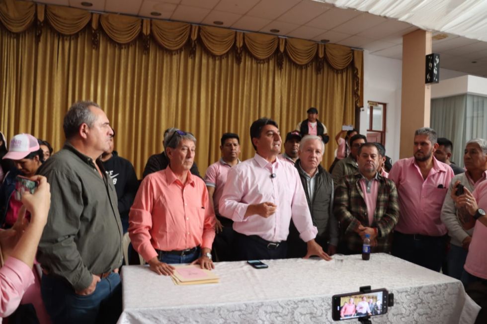 MNR: Comando Nacional rechaza renuncia de Torres y declina de las elecciones generales 