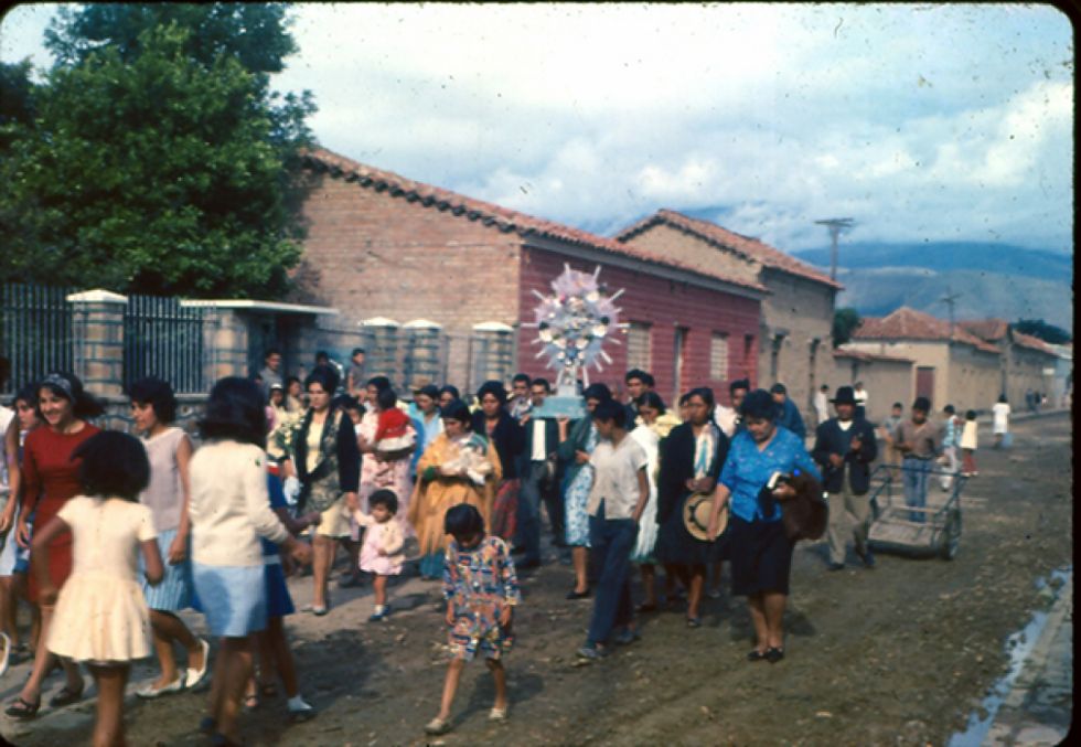 Mirando al Pasar el Tiempo