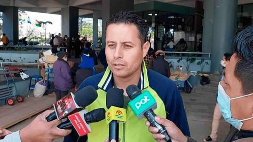 Lara se baja de las elecciones, dice no tener plata para comprar o alquilar una sigla 