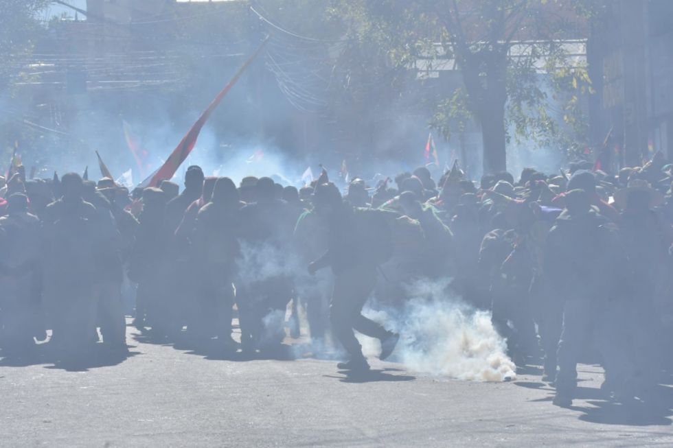 La Policía denuncia ataques con petardos y piedras en la marcha evista