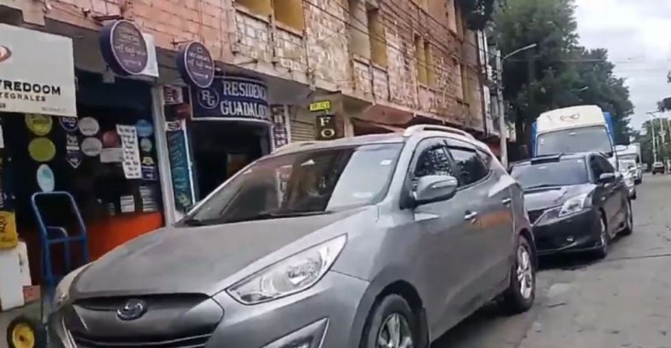Vuelven las filas por gasolina en Tarija