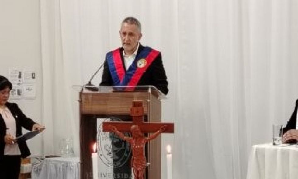 La UCB Tarija posesionó a Jurgen Kohlberg como su nuevo rector