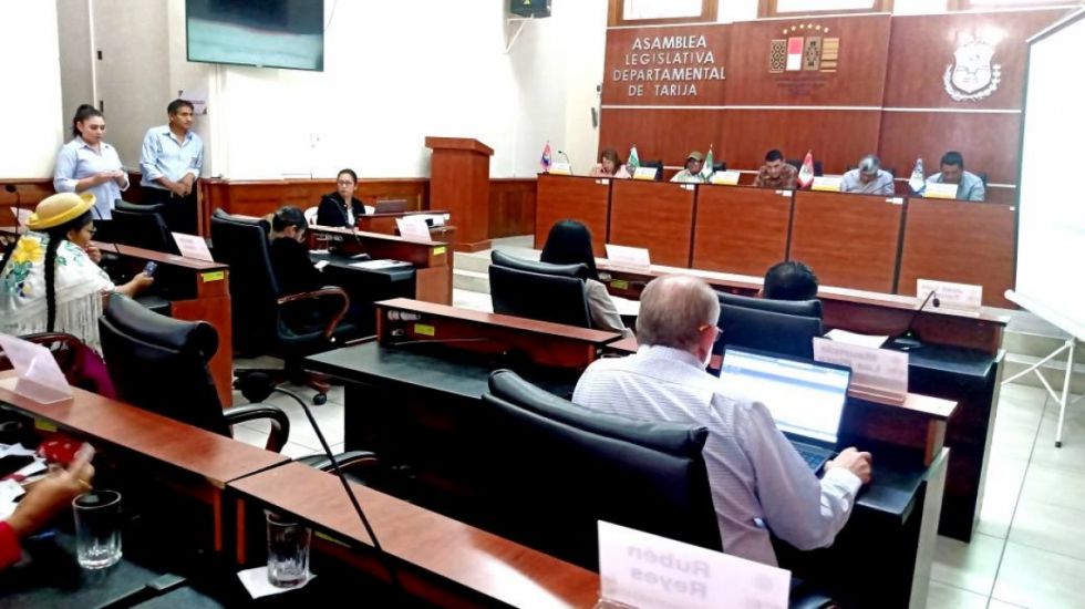 ALDT ignora leyes urgentes y prioriza las "declarativas"