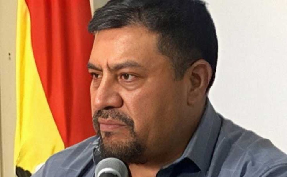 Ministro Flores anuncia control más contundente de productos y advierte a contrabandistas que ‘no se estén quejando’