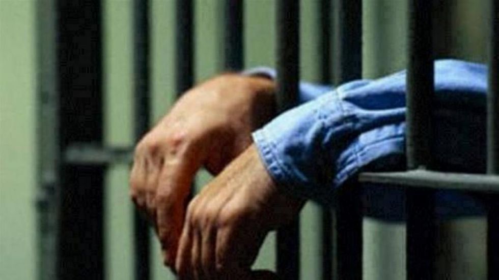 Sentencian a un sujeto que abusó de la hija de su amiga