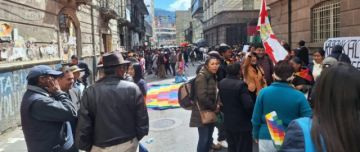 Evistas instalan vigilia en el Tribunal de Justicia de La Paz donde se trata en audiencia la personería jurídica de Pan- Bol