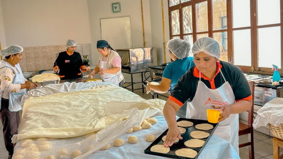 Centros CAP elaboran más de 2.000 panes de un peso